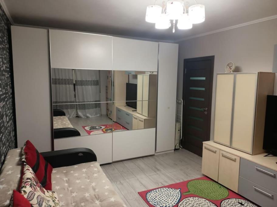 Private Room Near 3 Min Metrou Crangasi, 40 M2 Bucureşti Ngoại thất bức ảnh